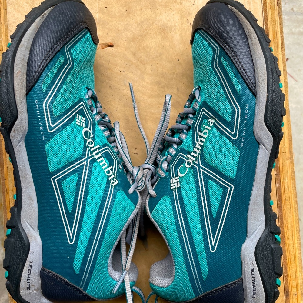 Columbia Pine Bluffs Techlite Waterproof Hiking Shoes YL5381, Size 8